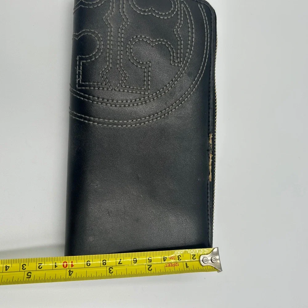 Tory Burch Wallet Womens OS Black Leather Stitched Logo Zip Around B-029